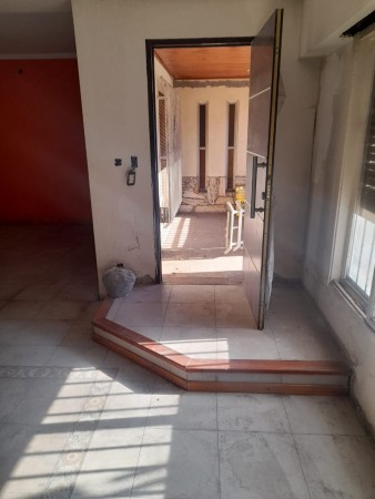 Casa 3 AMB c/ Cochera s/ Lote Propio - OPORTUNIDAD REAL -