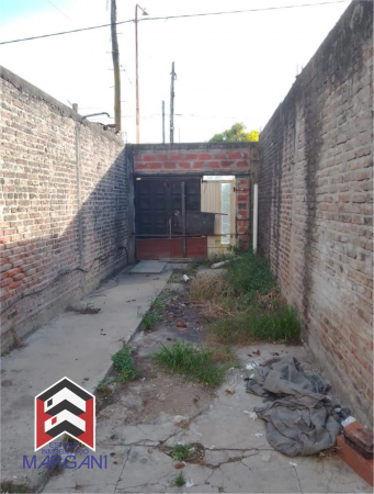 Casa 4 Amb c/ Cochera + Local al frente - SE TOMAN VALORES -