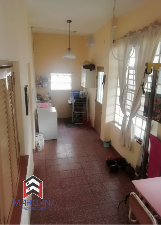 Casa 3 AMB c/ Cochera pasante - LOTE PROPIO -