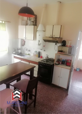 Casa 3 AMB c/ Cochera pasante - LOTE PROPIO -