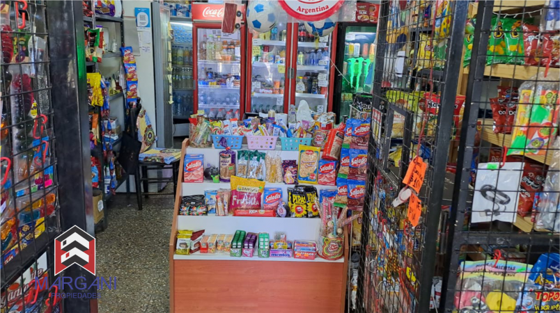 Excelente KIOSCO funcional en PLAZA BOMBERITOS