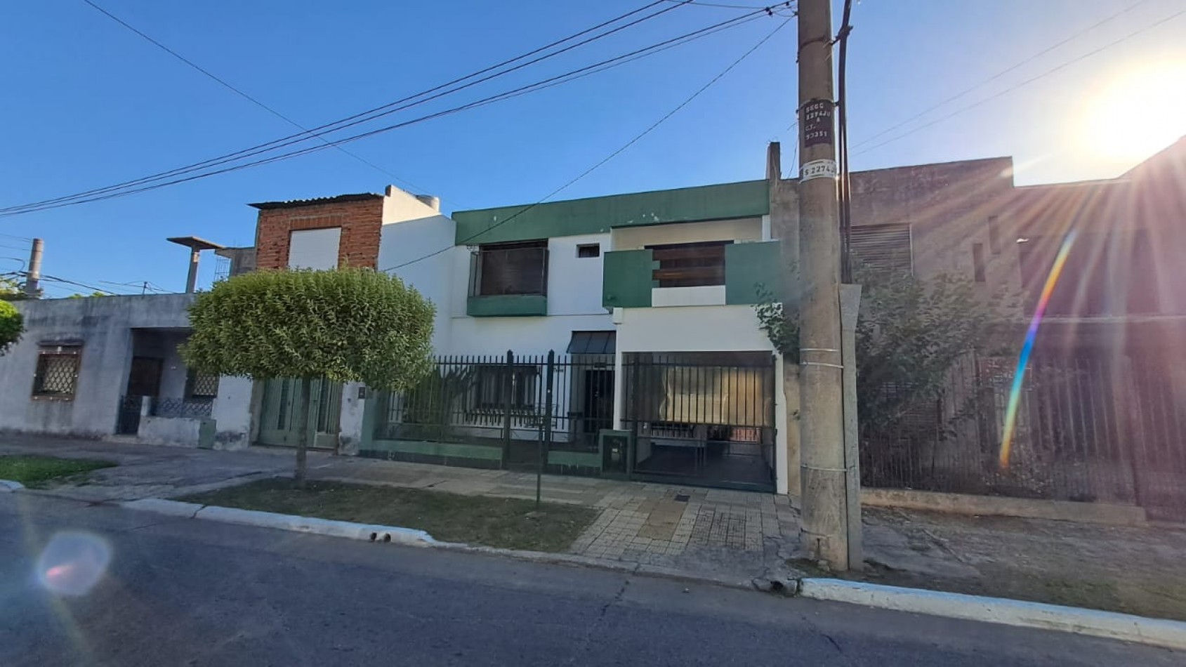 Excelente Casa de 6AMB C/ Cochera