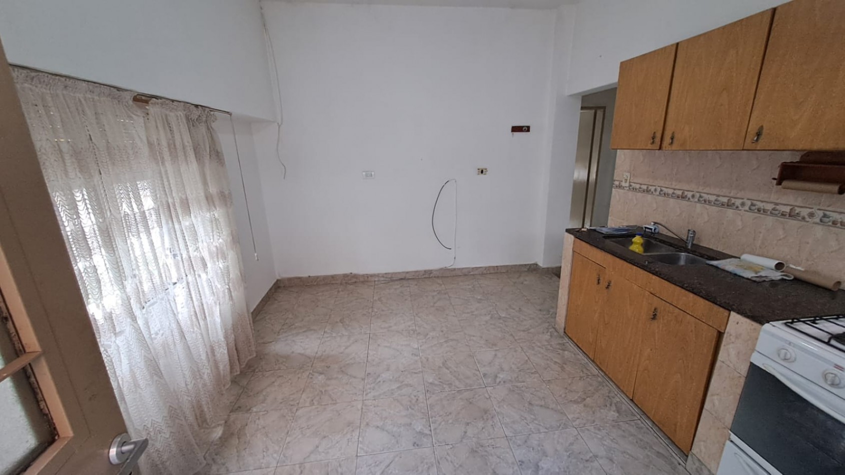 2 Departamentos 3AMB C/U c/ Patio - OPORTUNIDAD -