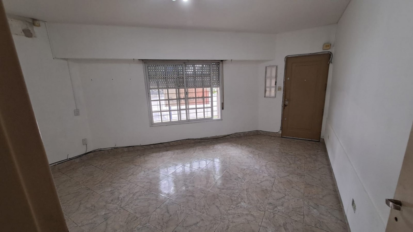 2 Departamentos 3AMB C/U c/ Patio - OPORTUNIDAD -