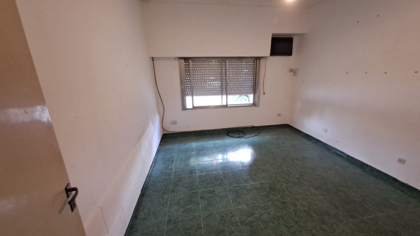 2 Departamentos 3AMB C/U c/ Patio - OPORTUNIDAD -