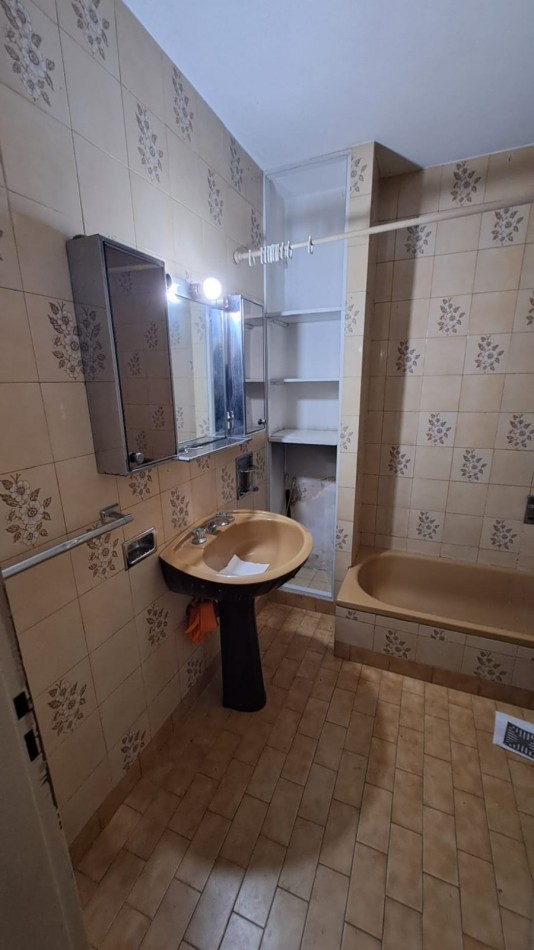 2 Departamentos 3AMB C/U c/ Patio - OPORTUNIDAD -